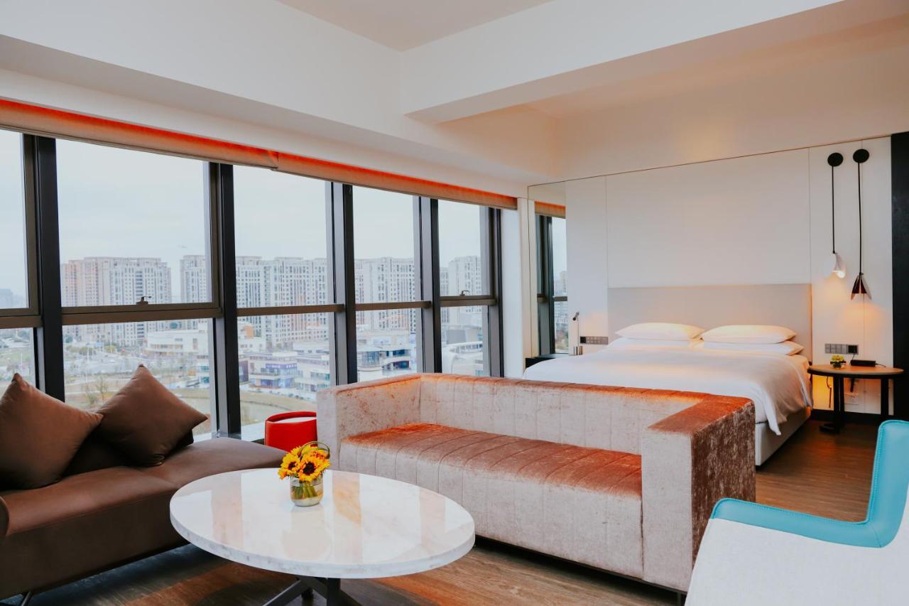 Hyatt Centric Lakeside Ningbo Bagian luar foto