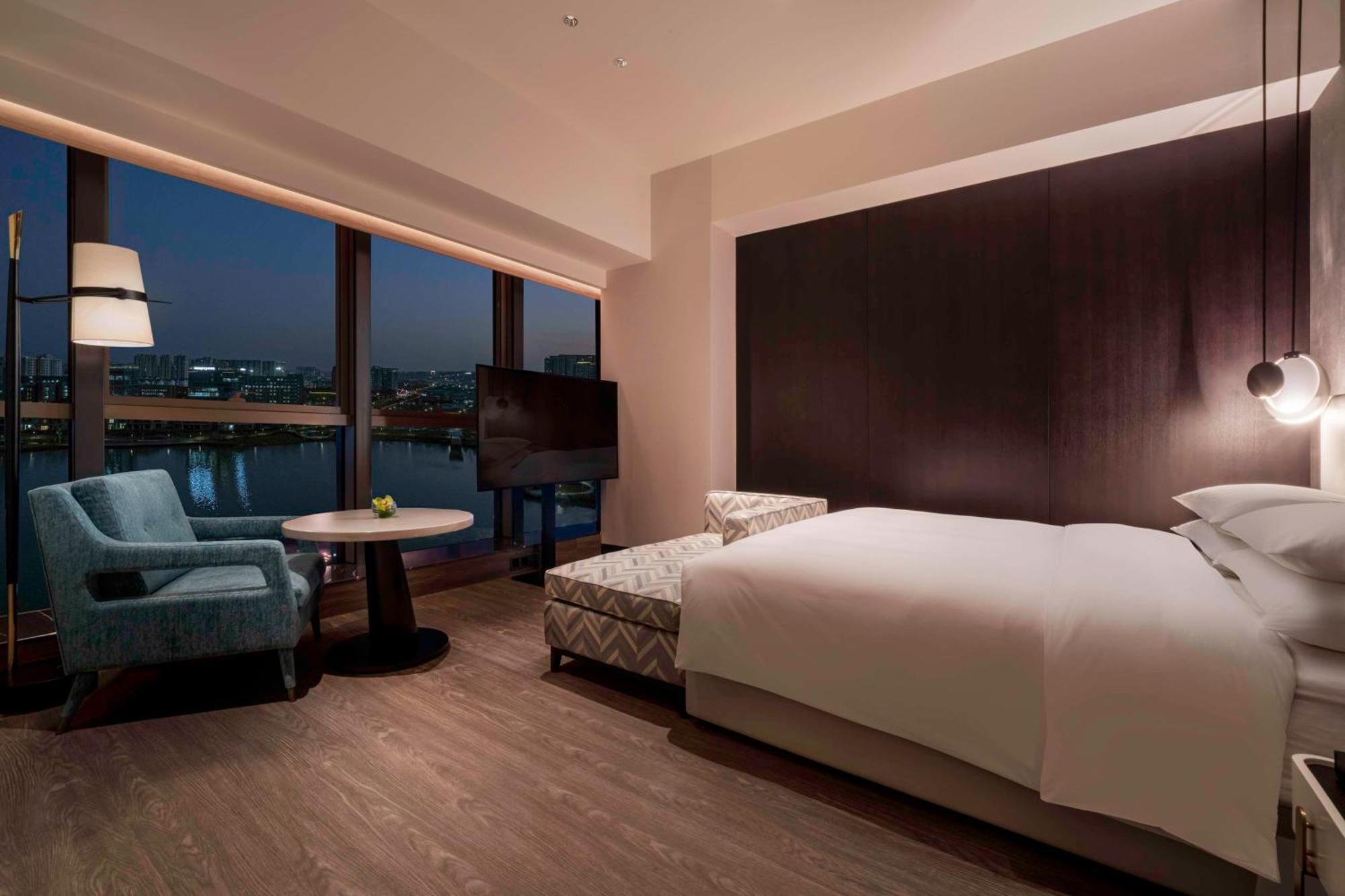 Hyatt Centric Lakeside Ningbo Bagian luar foto
