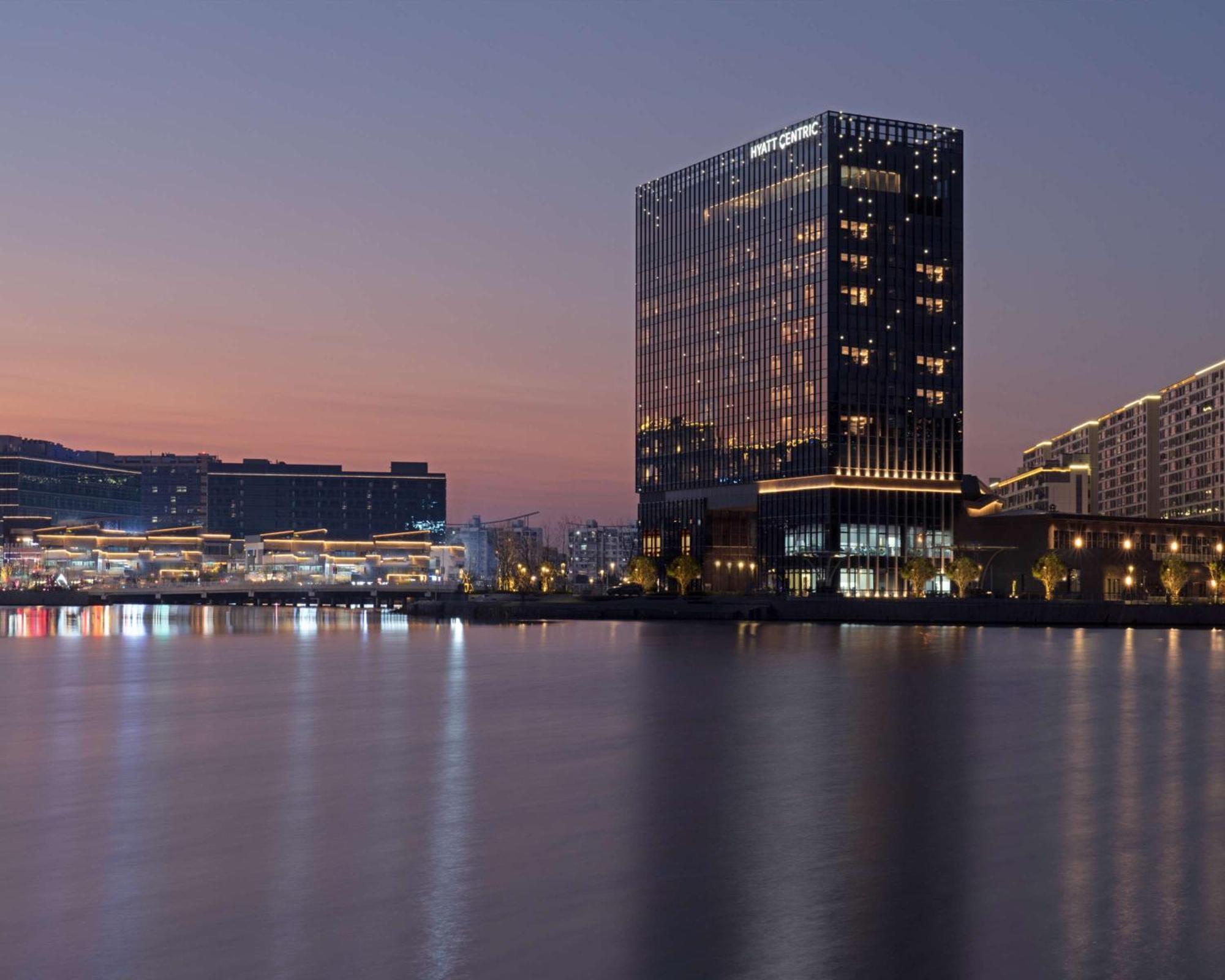 Hyatt Centric Lakeside Ningbo Bagian luar foto